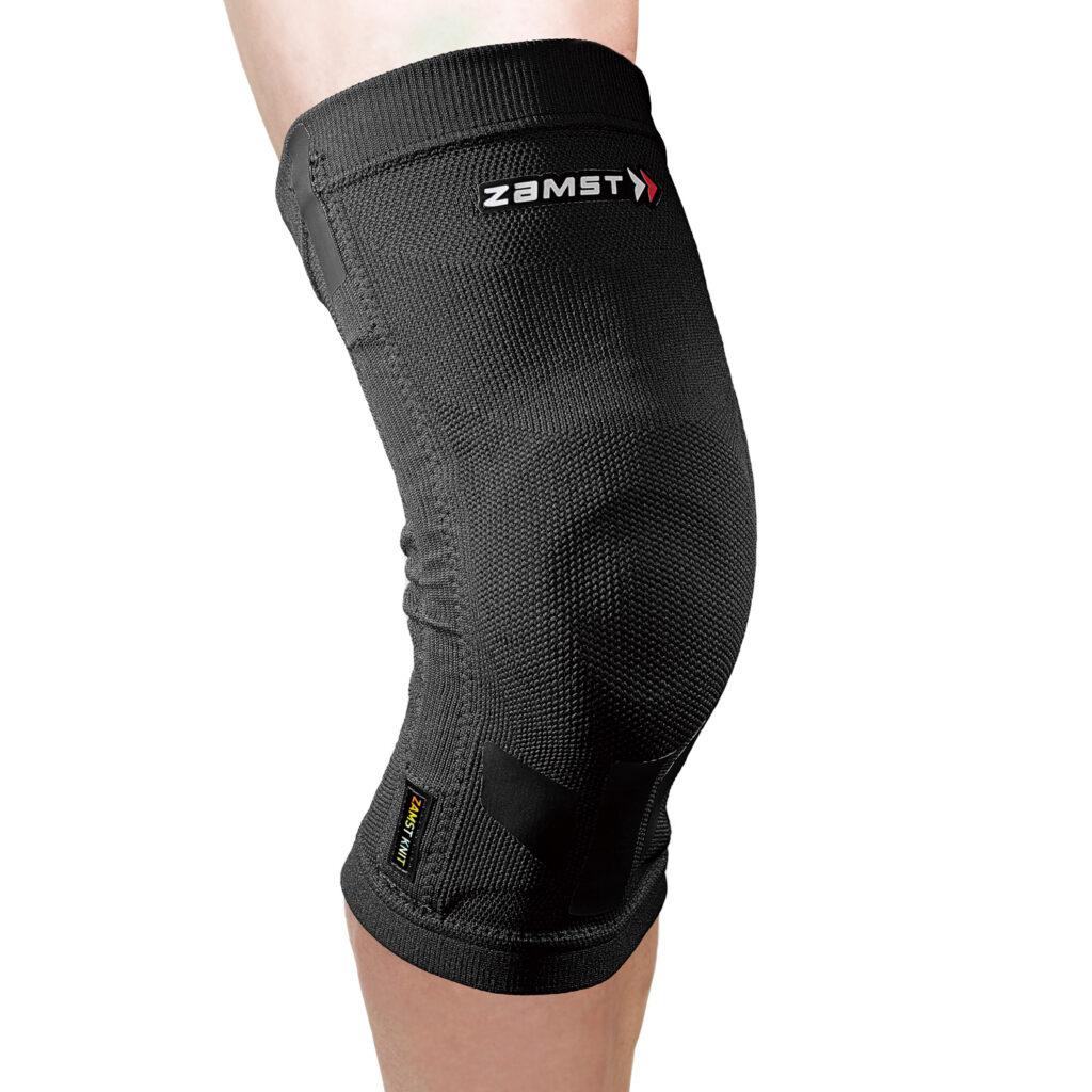 Zamst ZK Motion knästöd i svart stickad hybridkonstruktion
